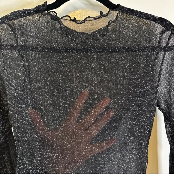 Heart Hips Mesh Lettuce Trim Top - Picture 3 of 4